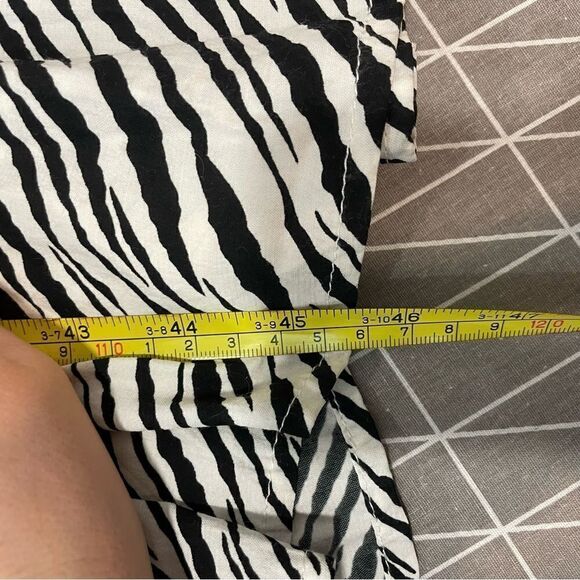 Faithfull the Brand Gabriela Midi Dress Black White Blance Animal Print US 2 - Picture 4 of 7